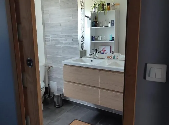 Les Cytises Проживание в семье *