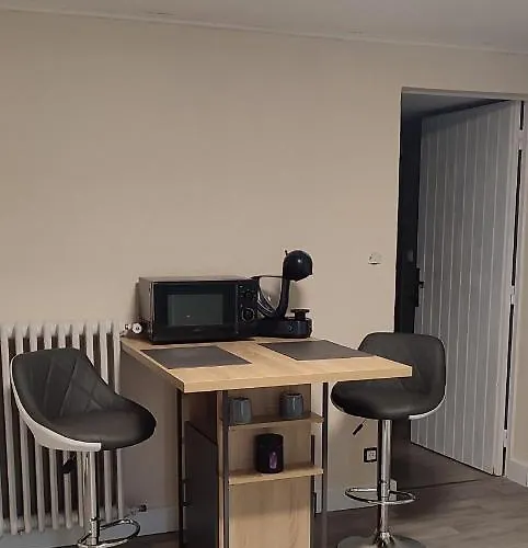 Проживание в семье Les Cytises Allonnes (Sarthe)